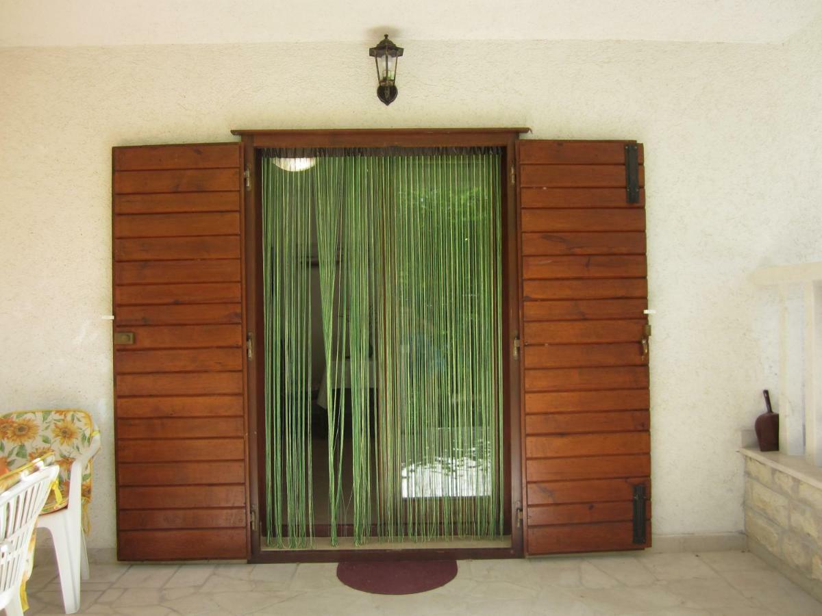 Apartmani Lina Veliki Drvenik Bagian luar foto