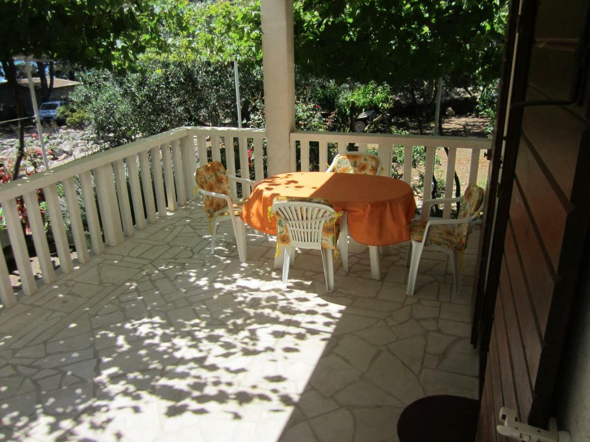 Apartmani Lina Veliki Drvenik Bagian luar foto