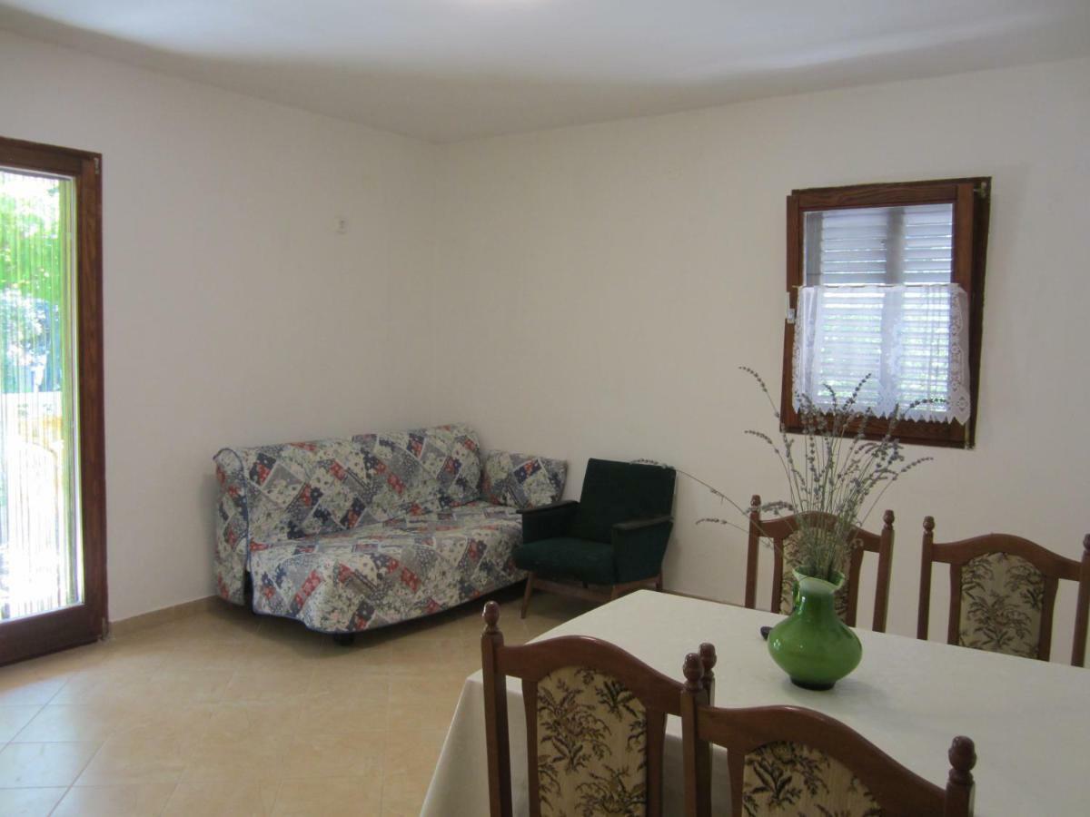 Apartmani Lina Veliki Drvenik Bagian luar foto